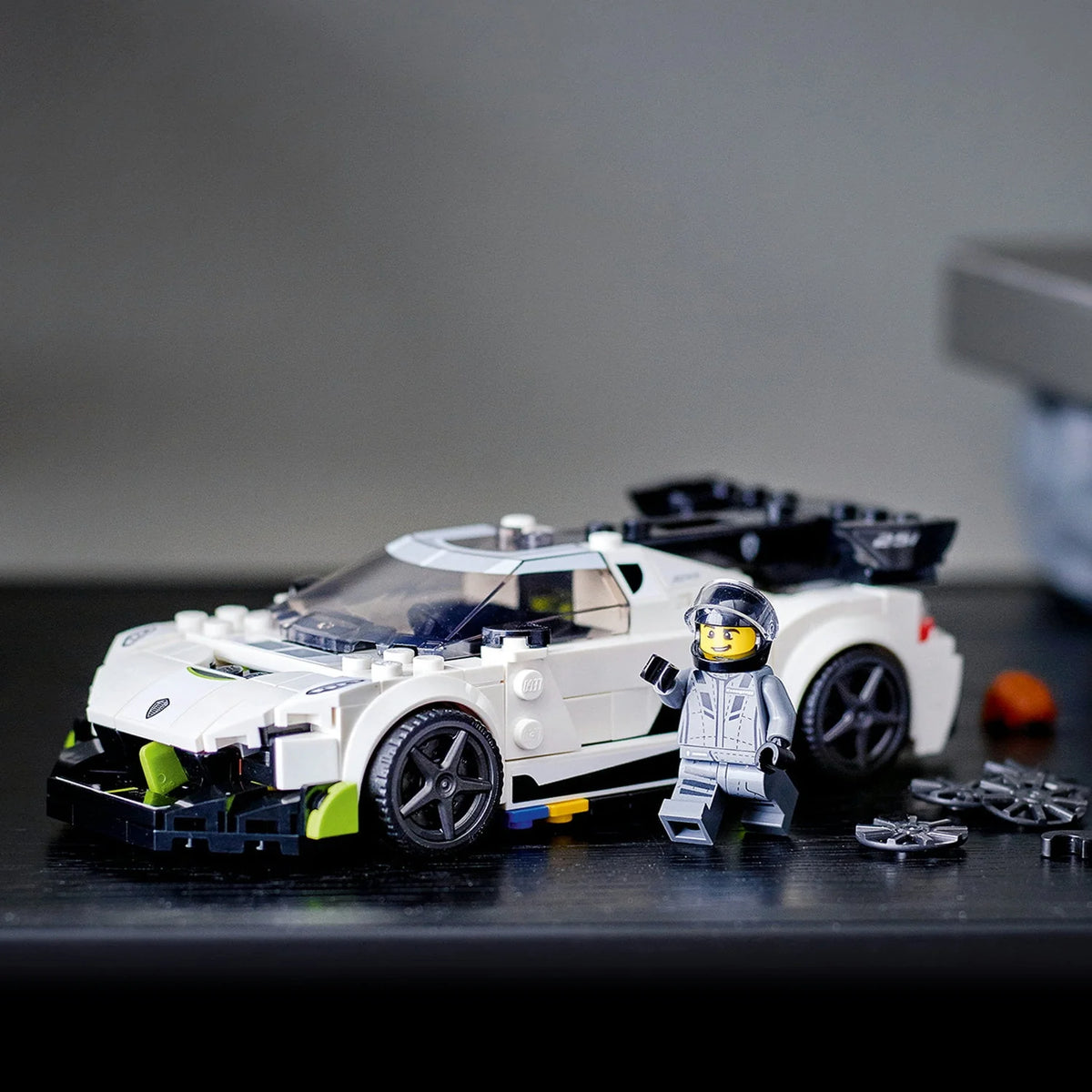 White Racing Car Building Set V84178