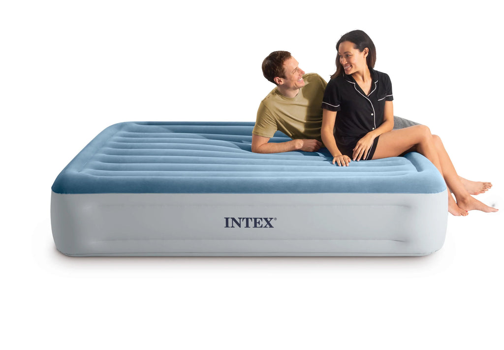 Queen Airbed with Internal Pump R623