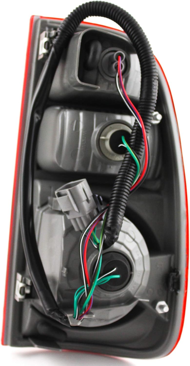 2005 2006 Driver Left Side Outer Tail Light Taillamp Assembly Replacement Z129