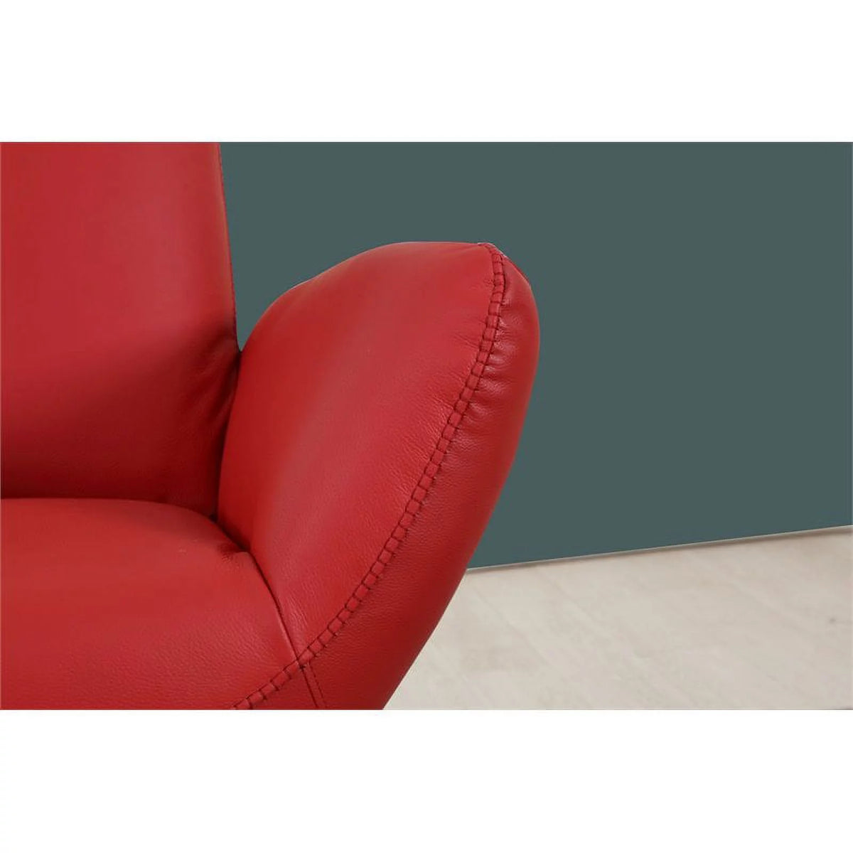 Red Italian Leather Lounge Chair L5456